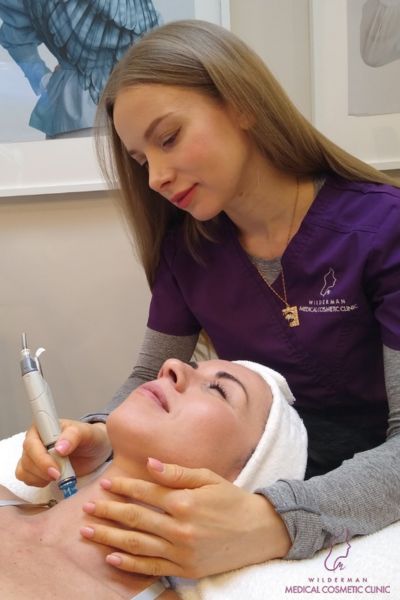 hydrafacial treatment in Wilderman Cosmetic Clinic - A photo of a patient getting Hydrafacial at our Clinic