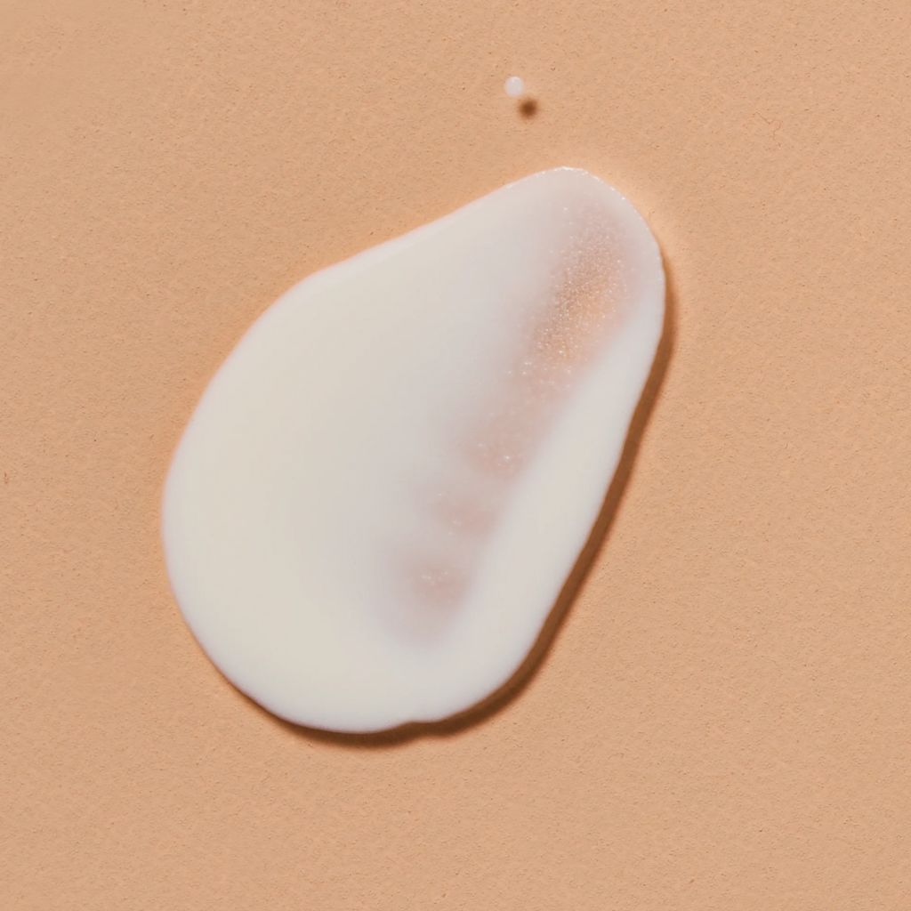 Total Protection™ NO-SHOW™ Mineral Sunscreen SPF 50 - 50ml - Image 2